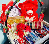 Best Anniversary Gifts for Couples: 8 Ideas That Will Melt Their Hearts