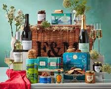 Best Wedding Gift Ideas in Lincoln City